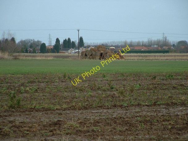 Photo 6"x4" Vegetable fields and straw bales near West Walton West Walton\/TF4713 c2007