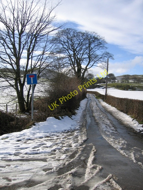Photo 6"x4" Road to the Vale of Clwyd Bryn-yr-ogof c2007