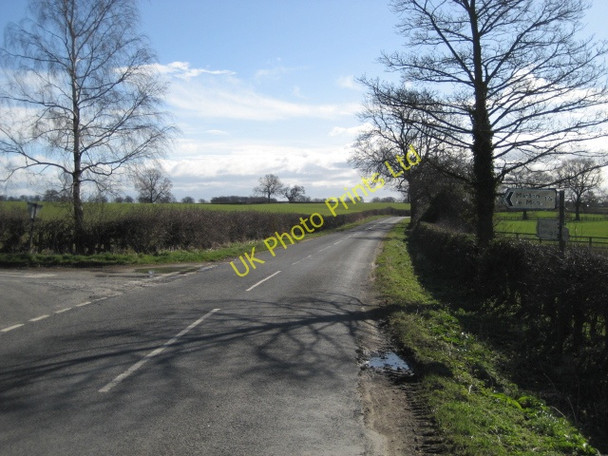 Photo 6"x4" Road junction Skelton on Ure c2007