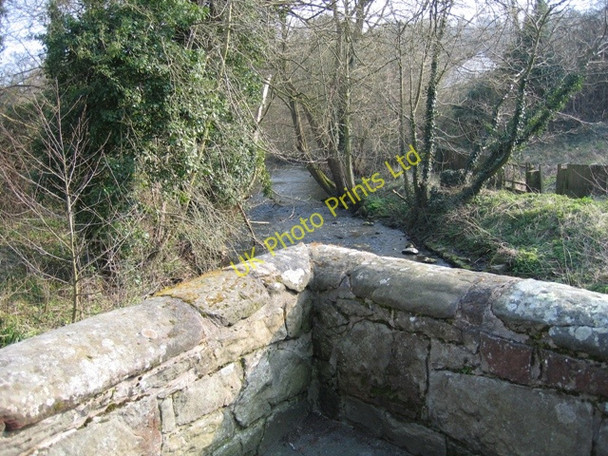 Photo 6"x4" River Alyn\/Afon Alun from Caergwrle's Packhorse Bridge Caergwrle c2007