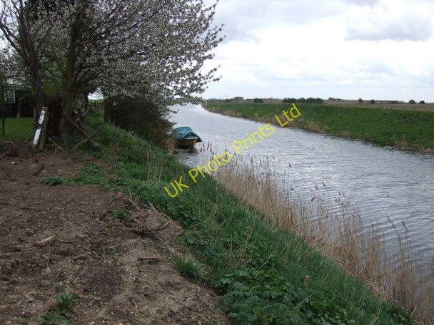 Photo 6"x4" The Twenty Foot River, north of March Chainbridge c2007