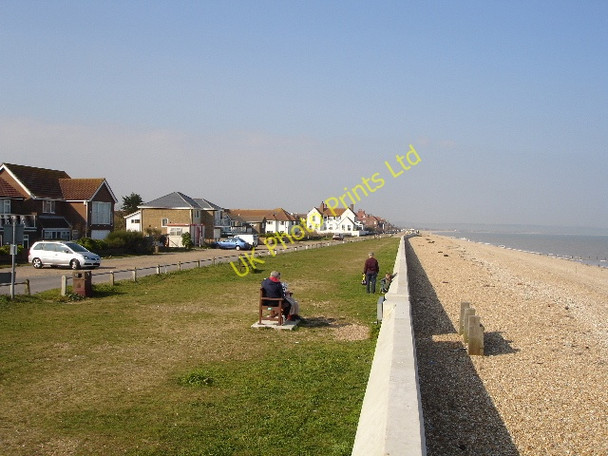 Photo 6"x4" Seawall to the north New Romney c2007