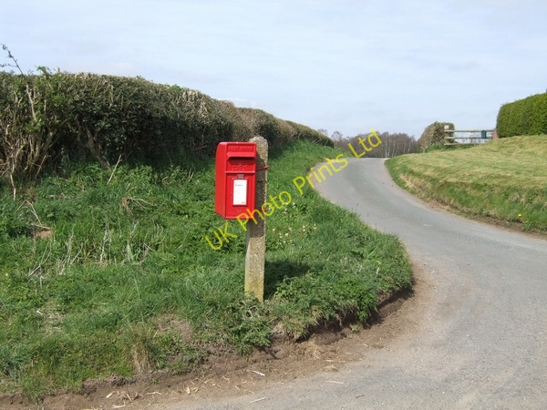 Photo 6"x4" Rural postbox on road junction Beffcote c2007