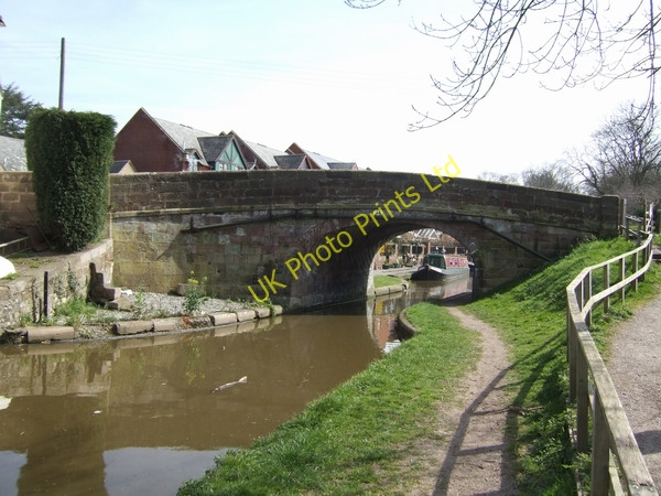 Photo 6"x4" Skewed canal bridge Gnosall Heath c2007