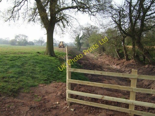 Photo 6"x4" Renovating the moat Allimore Green c2007