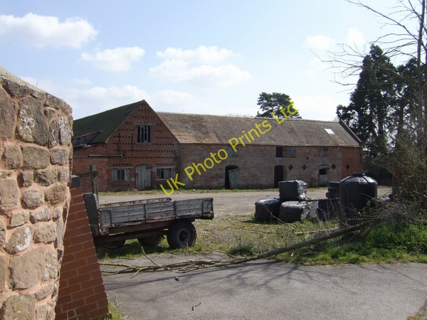 Photo 6"x4" Barns at Kingslow Farm Kingslow c2007