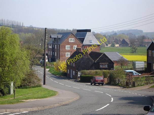 Photo 6"x4" Converted Oast House Chartham c2007