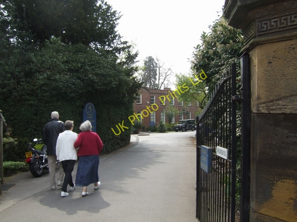 Photo 6"x4" Visitors at Tettenhall College Compton\/SO8898 c2007
