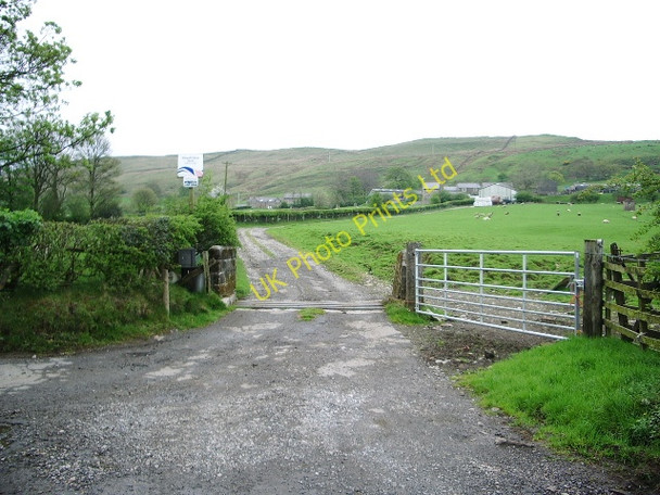 Photo 6"x4" The Road to Wiswell Eaves Farm Wiswell c2007