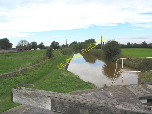 Photo 6"x4" Lock on Trent and Mersey Canal Hassall Green c2004