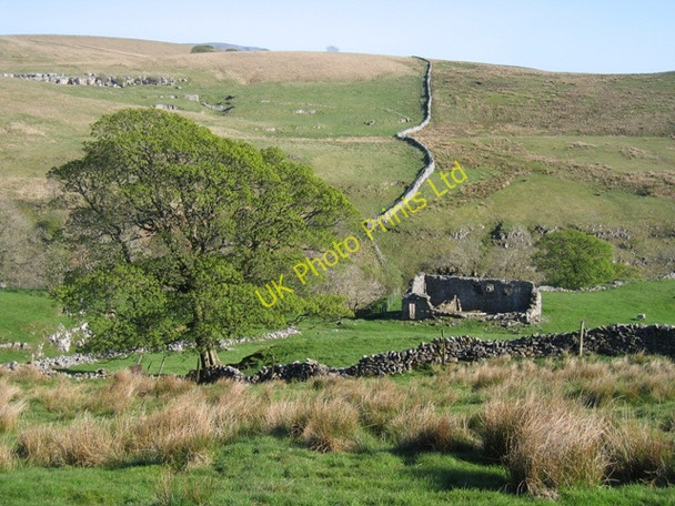 Photo 6"x4" Gill Edge Barn Ribble Head\/SD7779 c2007