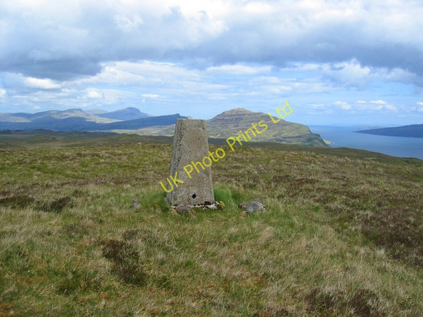 Photo 6"x4" Beinn nan Capull trig point Upper Ollach c2007