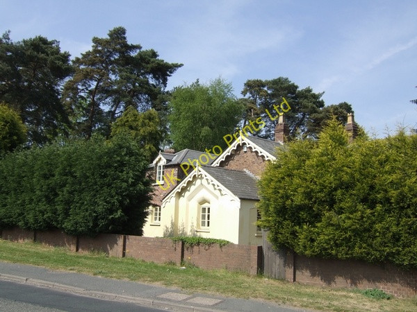 Photo 6"x4" Lodge to Quatford Castle Bridgnorth c2007