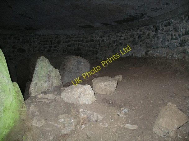Photo 6"x4" Barclodiad Y Gawres, part of interior Bryn Du\/SH3472 c2007