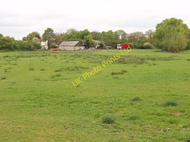 Photo 6"x4" Farm buildings and pasture, Broughton Broughton\/SP8413 c2007