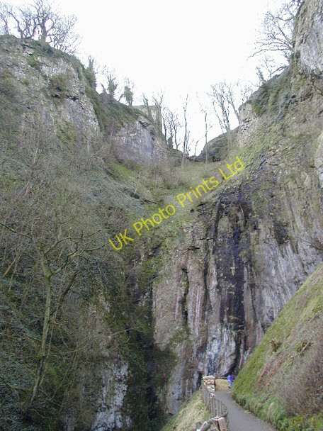 Photo 6"x4" The path approaching Peak Cavern Castleton\/SK1582 c2004