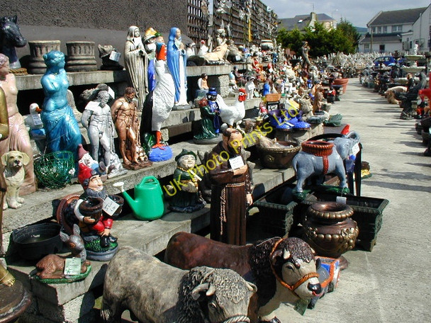 Photo 6"x4" Amazing shop in Lifford Lifford\/H3398 c2003