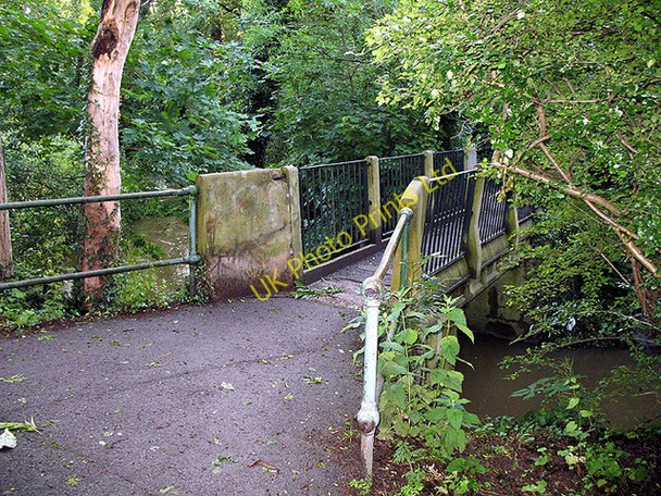 Photo 6"x4" Footbridge over Dollis Brook Finchley c2007