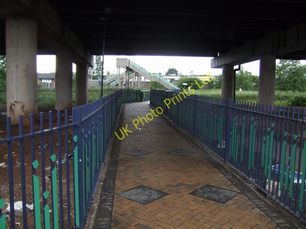 Photo 6"x4" Walkway to Bescot Station Walsall c2007