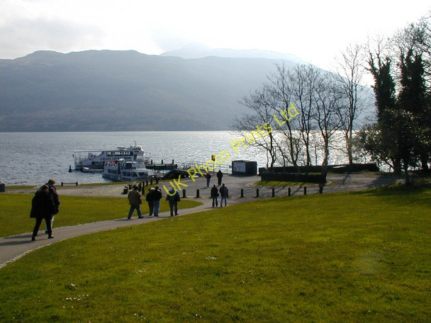 Photo 6"x4" Tarbet pier Tarbet\/NN3104 c2005