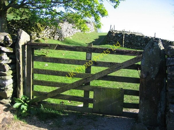 Photo 6"x4" Gate and Footpath from Stainforth Stainforth\/SD8267 c2007