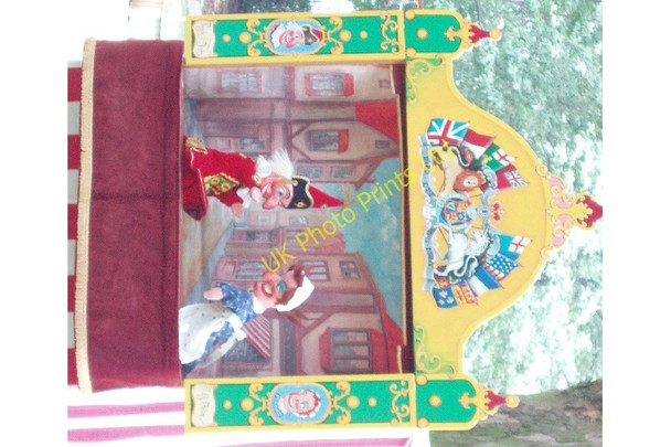 Photo 6"x4" Punch and Judy in Russell Square London c2007