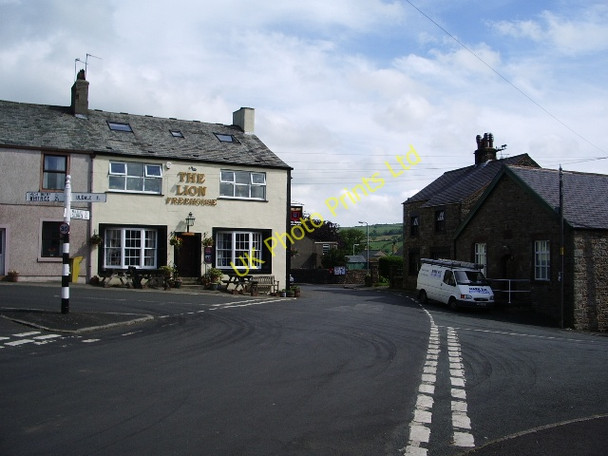 Photo 6"x4" The Lion and crossroads, Ireby Ireby\/NY2338 c2007