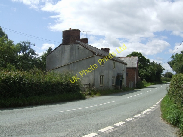 Photo 6"x4" Farm cottages in Little Worthen Aston Pigott c2007