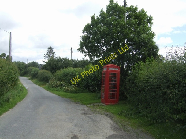 Photo 6"x4" Rural phonebox Aston Rogers c2007