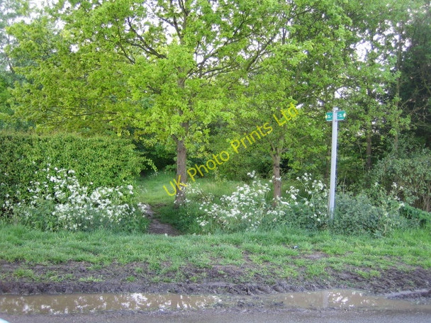 Photo 6"x4" Footpath near Steeple Claydon 2 North End\/SP7027 c2007