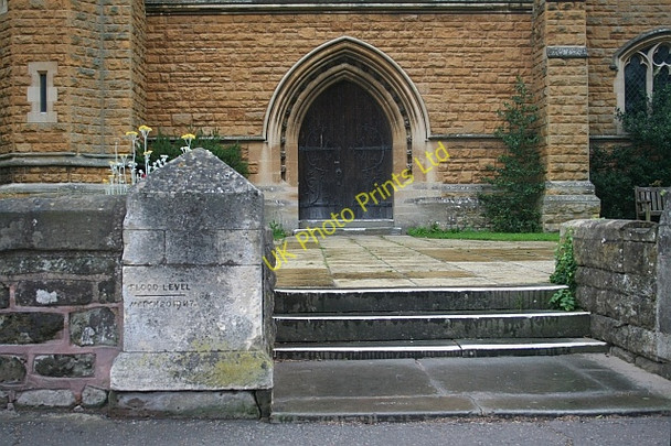 Photo 6"x4" Flood Level - 20th March 1947 Upton upon Severn c2007