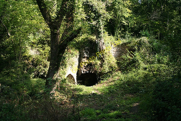 Photo 6"x4" Landkey: old limekiln Landkey c2007