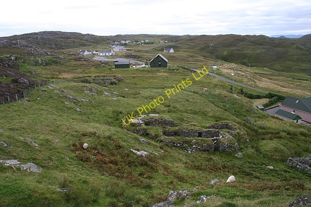 Photo 6"x4" Ruins of a Blackhouse Borghastan c2007