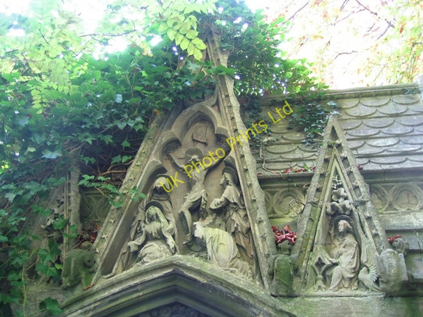 Photo 6"x4" Old Overleigh Cemetery - Tomb Detail Chester c2007