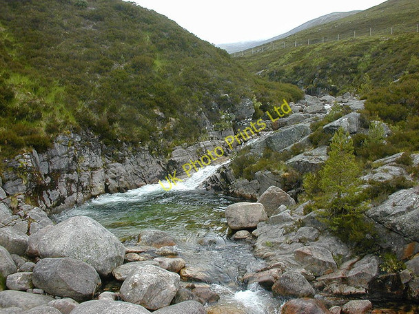 Photo 6"x4" The Luibeg Burn Luibeg Burn c2000