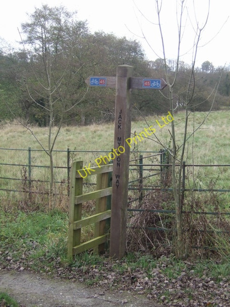 Photo 6"x4" Signpost on the Jack Mytton Way Chelmarsh c2007