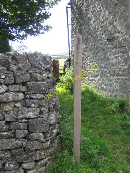 Photo 6"x4" Footpath to Frank Barn Malham\/SD9062 c2007