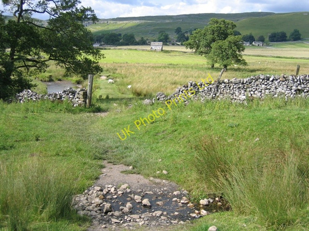 Photo 6"x4" Granny Gill and the Pennine Way Malham\/SD9062 c2007