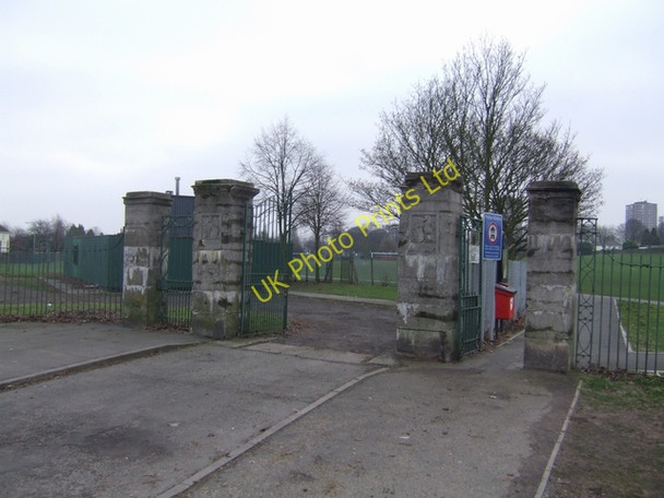 Photo 6"x4" King George's Fields Wednesfield c2007