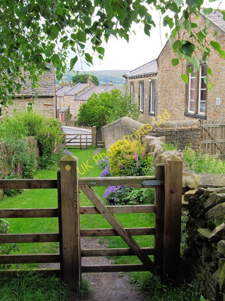 Photo 6"x4" Footpath next to Bradley Methodist Church Low Bradley c2007