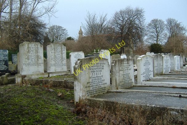 Photo 6"x4" Marfleet Cemetery, Hull Marfleet c2007