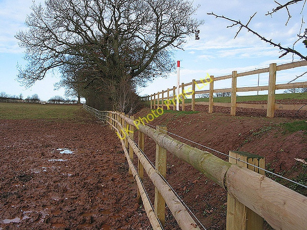 Photo 6"x4" Mended fences Upton Crews c2008