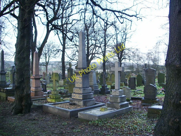 Photo 6"x4" Parish Church of St James, Altham, Graveyard Padiham c2008