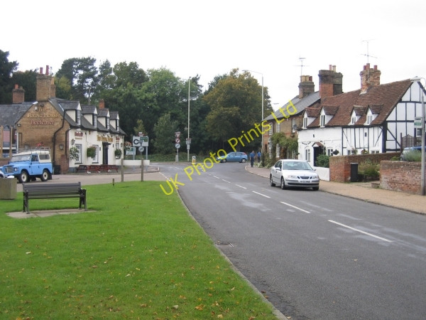 Photo 6"x4" Clophill village green and High St, Beds Clophill c2005