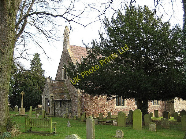 Photo 6"x4" A seat in the churchyard, St. Lawrence's, Taynton Taynton\/SO7321 c2008