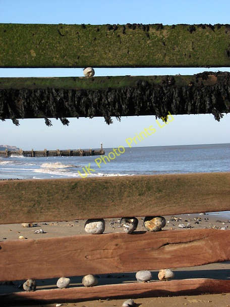 Photo 6"x4" Looking through gaps in a groyne Keswick\/TG3533 c2008