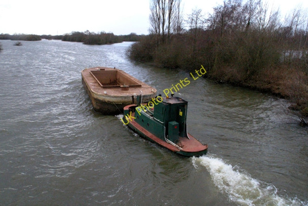 Photo 6"x4" Barge and Tug, Attenborough nature reserve Beeston\/SK5236 c2008