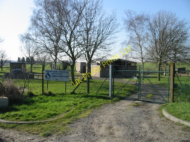 Photo 6"x4" Pumping station on Fleming Road Coombe\/TR2957 c2008