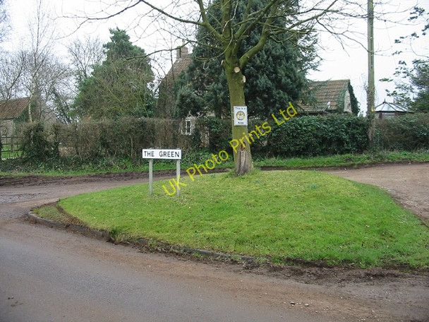 Photo 6"x4" The Green at Compton Green Compton Dando c2008