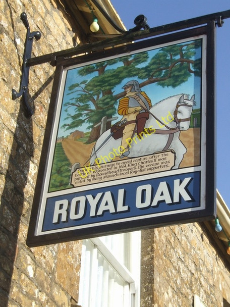 Photo 6"x4" Pub sign at Royal Oak Drimpton c2008